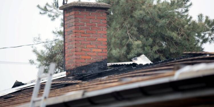 Ruszył sezon grzewczy. Pamiętajmy o zasadach bezpieczeństwa 1 2023-01-12T09:58:44:90 , Fot. Piotr Michalski 2023.01.12. ZEMBORZYCE TERESZYNSKIE . POZAR STOLARNI .
FOT. PIOTR MICHALSKI