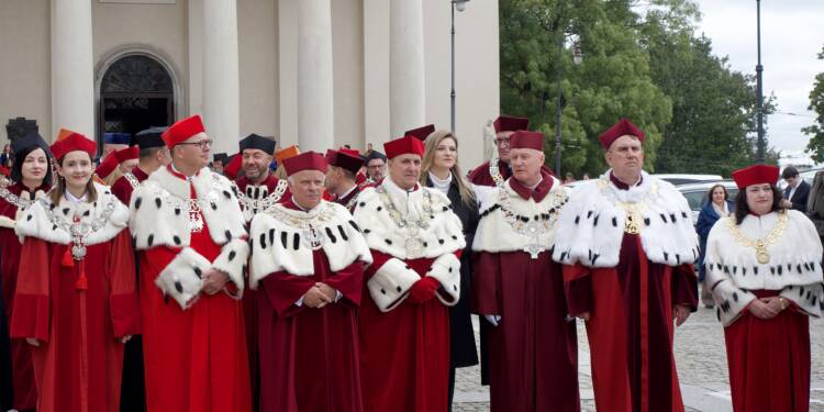 Studenci wracają do nauki. Lubelskie uczelnie wspólnie rozpoczynają rok 1 OLYMPUS DIGITAL CAMERA