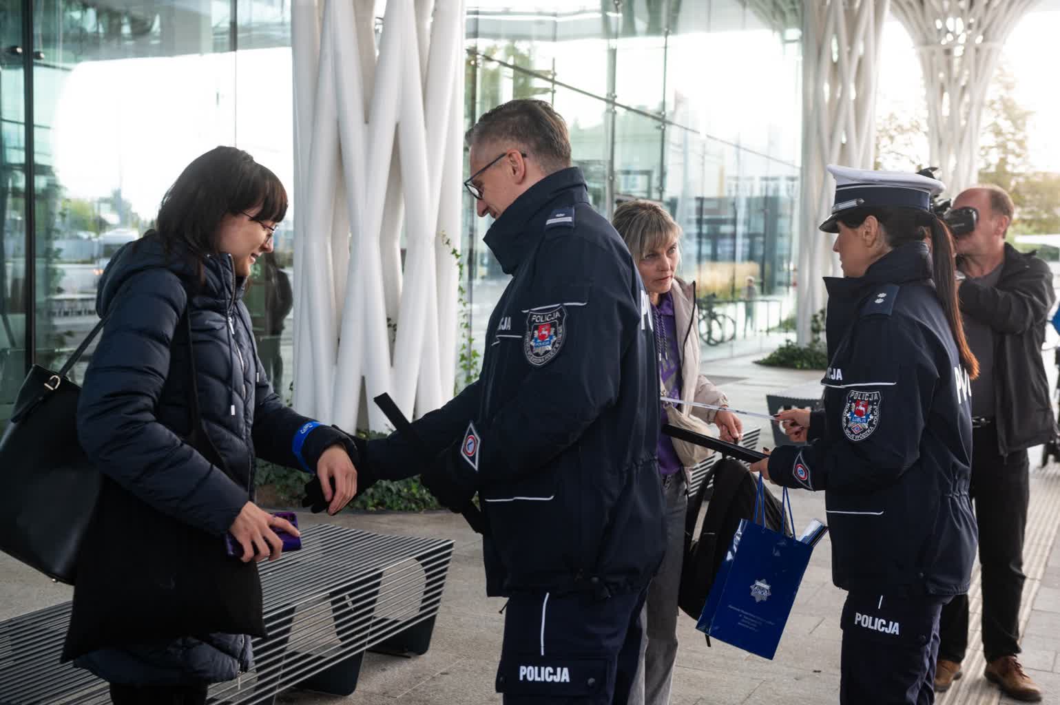 Zadbaj o bezpieczeństwo, noś odblaski. Akcja lubelskiej policji 2 DSC_5573.jpg