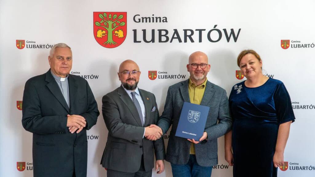 Gmina Lubartów pomoże hospicjum. Umowa podpisana 2 EAttachments8991032049f68657d1bbe40d8513c02ef4cdcc9 xl