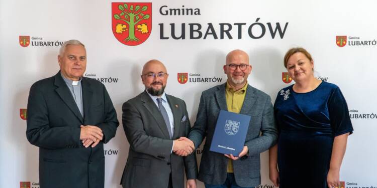 Gmina Lubartów pomoże hospicjum. Umowa podpisana 1 EAttachments8991032049f68657d1bbe40d8513c02ef4cdcc9 xl