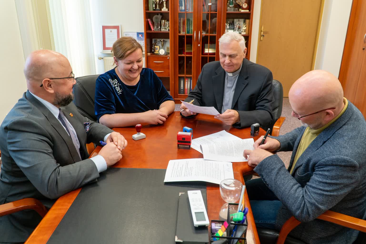 Gmina Lubartów pomoże hospicjum. Umowa podpisana 2 DSC09982.jpg