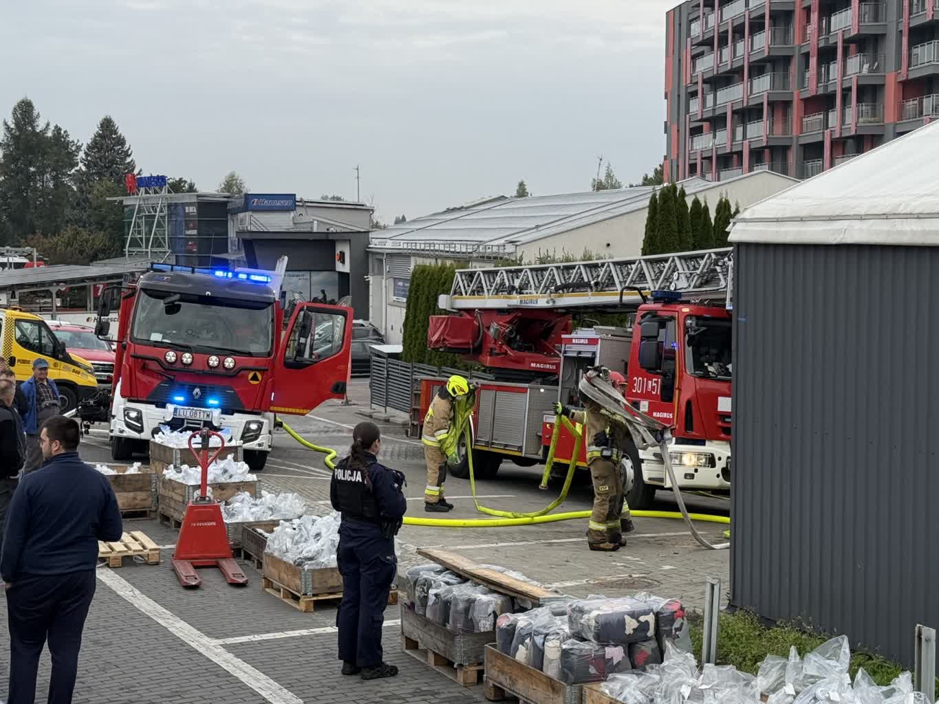 Lublin: pożar hali przy ul. Nałęczowskiej 2 IMG_6759.jpeg