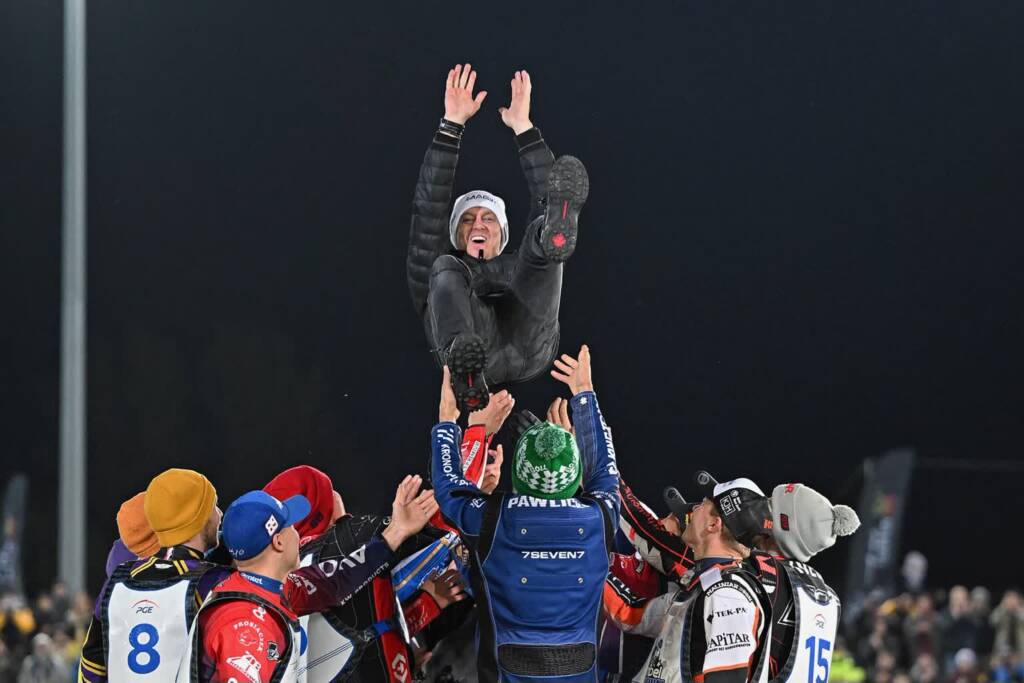 Pożegnanie legendy. Jarosław Hampel nie krył wzruszenia 3 EAttachments8996748fa9f435120b28fbebaf27f99682755a8 xl