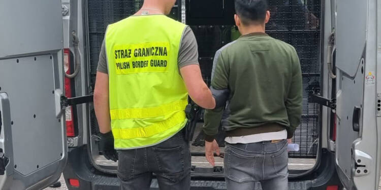 Kolejne zatrzymania w sprawie nielegalnego przewozu ludzi przez granicę 1 EAttachments89992030b4d2cfa3f29680707e9bfc7d137feb0 xl