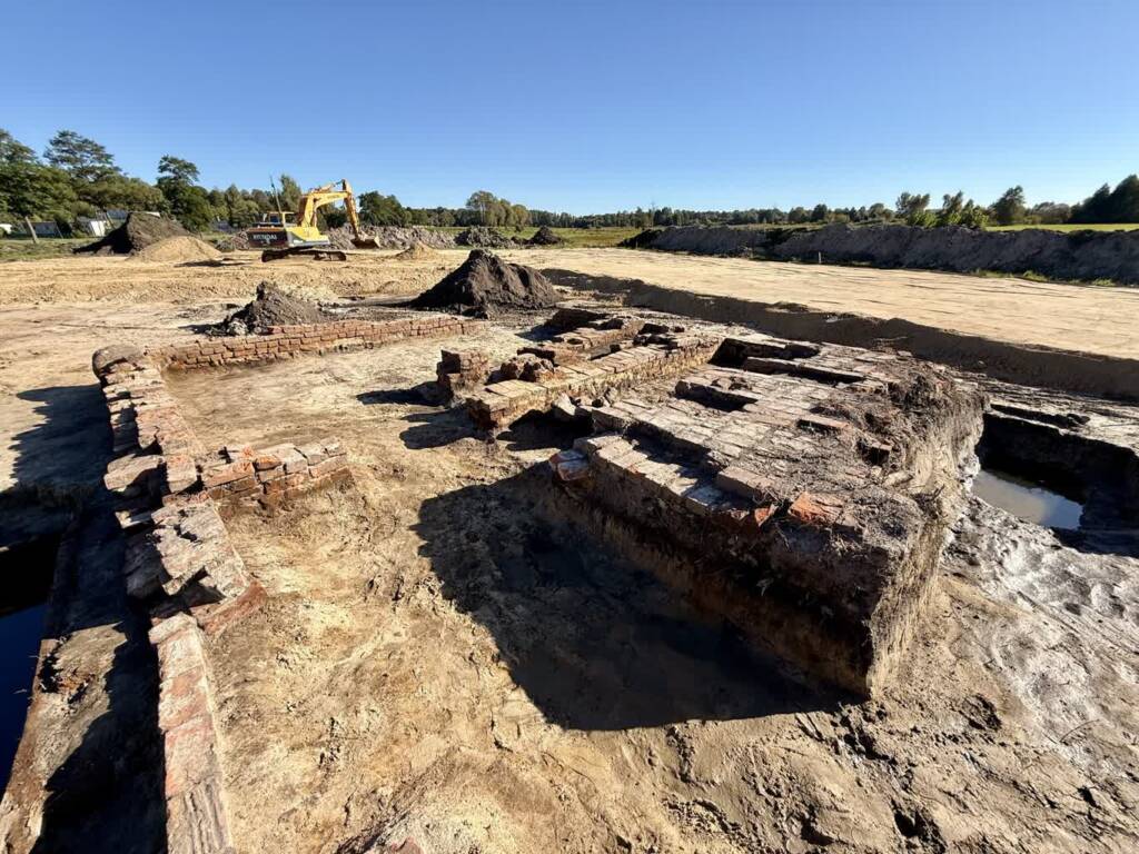 Pozostałości po dawnej karczmie i studni. Ważne odkrycie archeologiczne podczas budowy parkingu 2 EAttachments9000573b76ec023e294151ca45eded1b8fb5362 xl