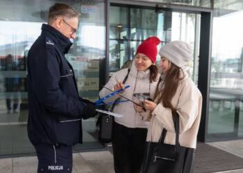 Widoczny, czyli bezpieczny. Noś odblaski jesienią! 9 EAttachments9002575a4dfa04a51255258511d11a80eca922a xl