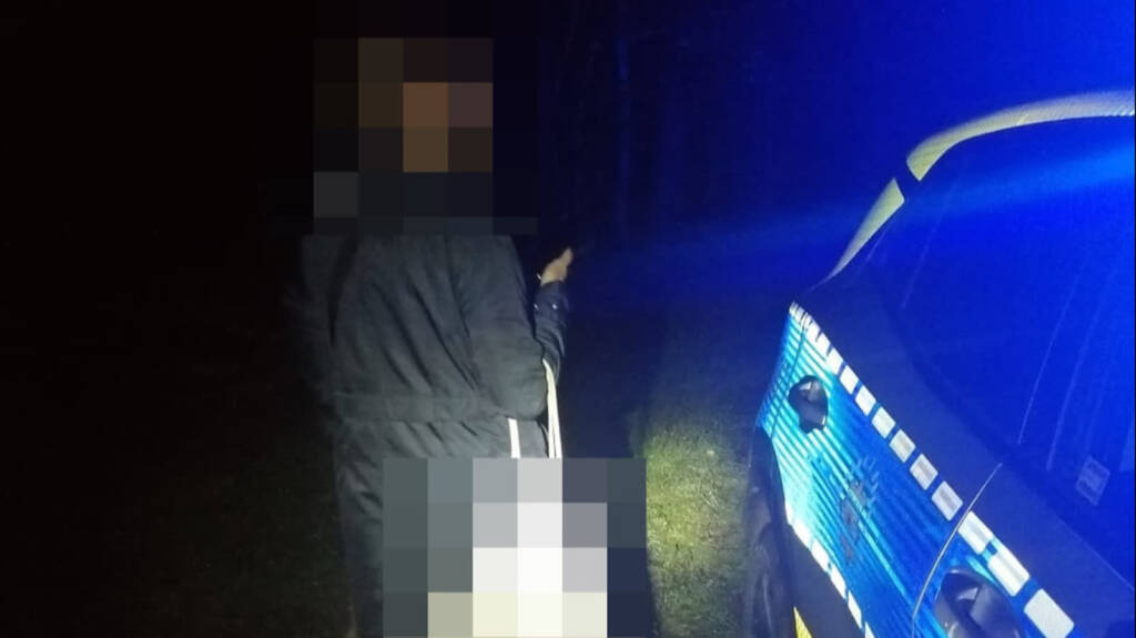 Zgubiła się w lesie, miała niemal rozładowany telefon. Na ratunek ruszyli policjanci 1 EAttachments9010217453ec485b1f8ed947f33c285d3c39b64 xl