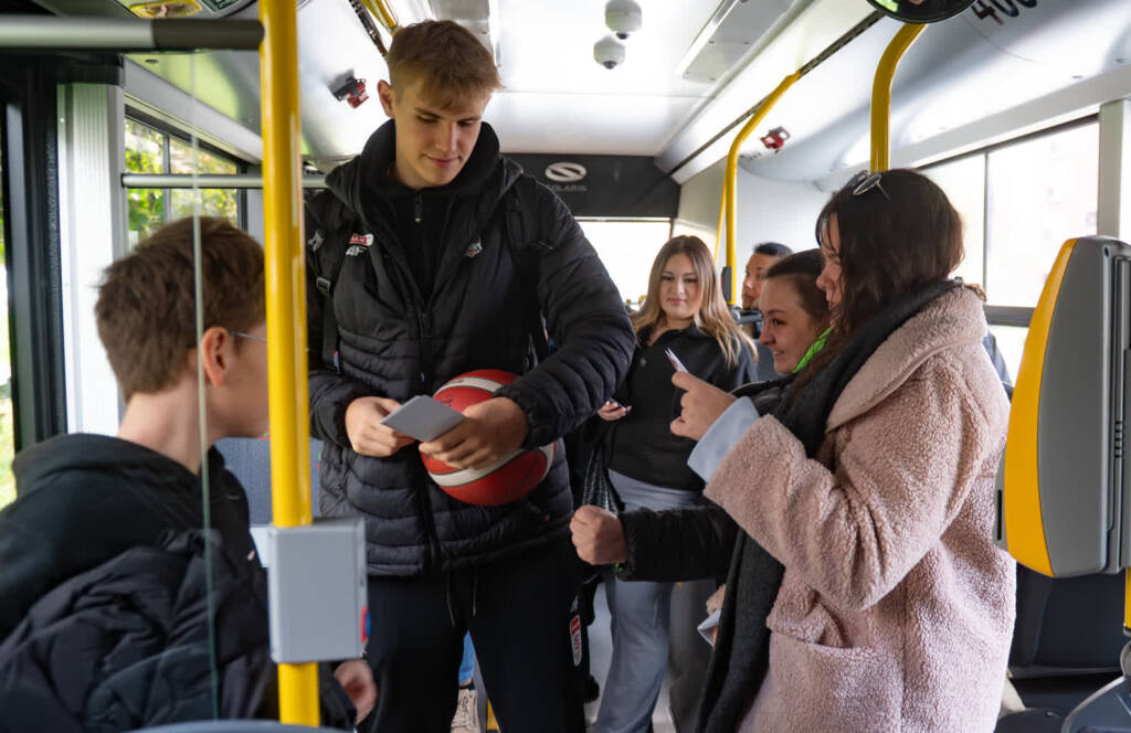 Wyjątkowa akcja PGE Startu Lublin. Koszykarze rozdawali bilety na mecz 1 EAttachments90143777f82dbd4189d33e7d750348320031f97 xl