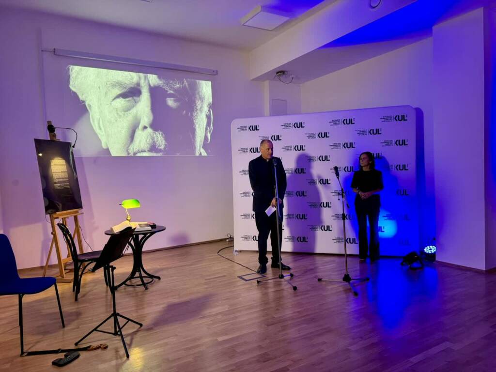 Wystawa poświęcona Leszkowi Mądzikowi w Bibliotece KUL 1 EAttachments90251418ae6c56b865f79bc9ce912a17f9b5f25 xl