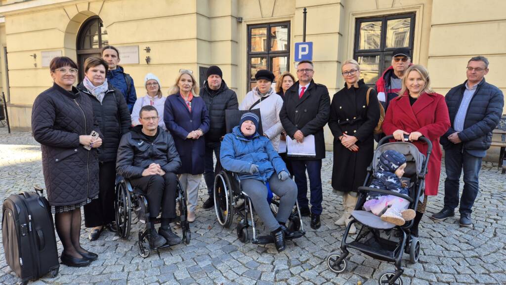 EAttachments9029039646425673dddee4bd647316924875911