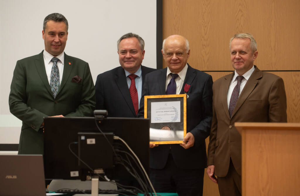 EAttachments903100800d9c74c2802c86f2c25d6d4a7c2c02d xl