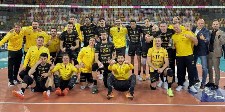 „Trudno o lepszy start". Marcin Komenda o wygranej w Częstochowie 1 EAttachments90317481fc184803d86741a9e82e051f59d21a1 xl