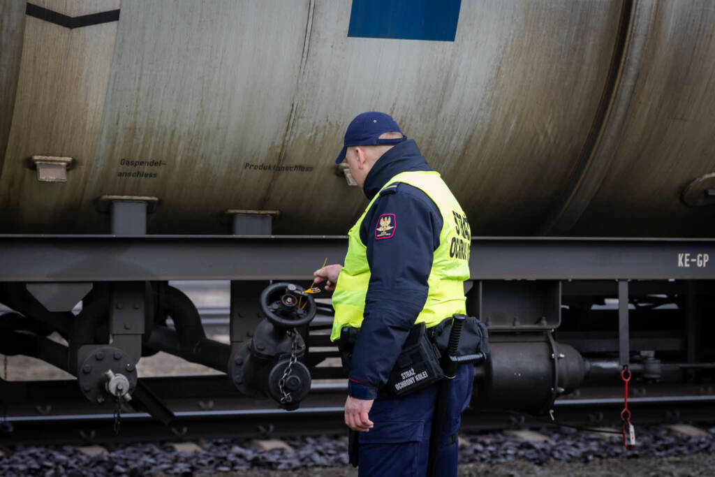 EAttachments9032032cfee2648b92c0fbc099b176897f6d8f3 xl