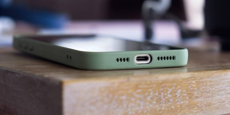 Uwierzyła w historię o wypadku siostry. Straciła dużą sumę pieniędzy 1 EAttachments9032450c76bf9092d27ae14e396682fa1416503 xl