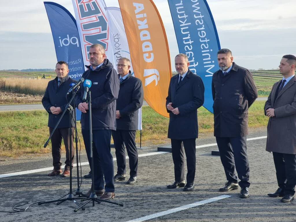 EAttachments9032678011eb6f5c4596390b704fc96405a5e1a xl