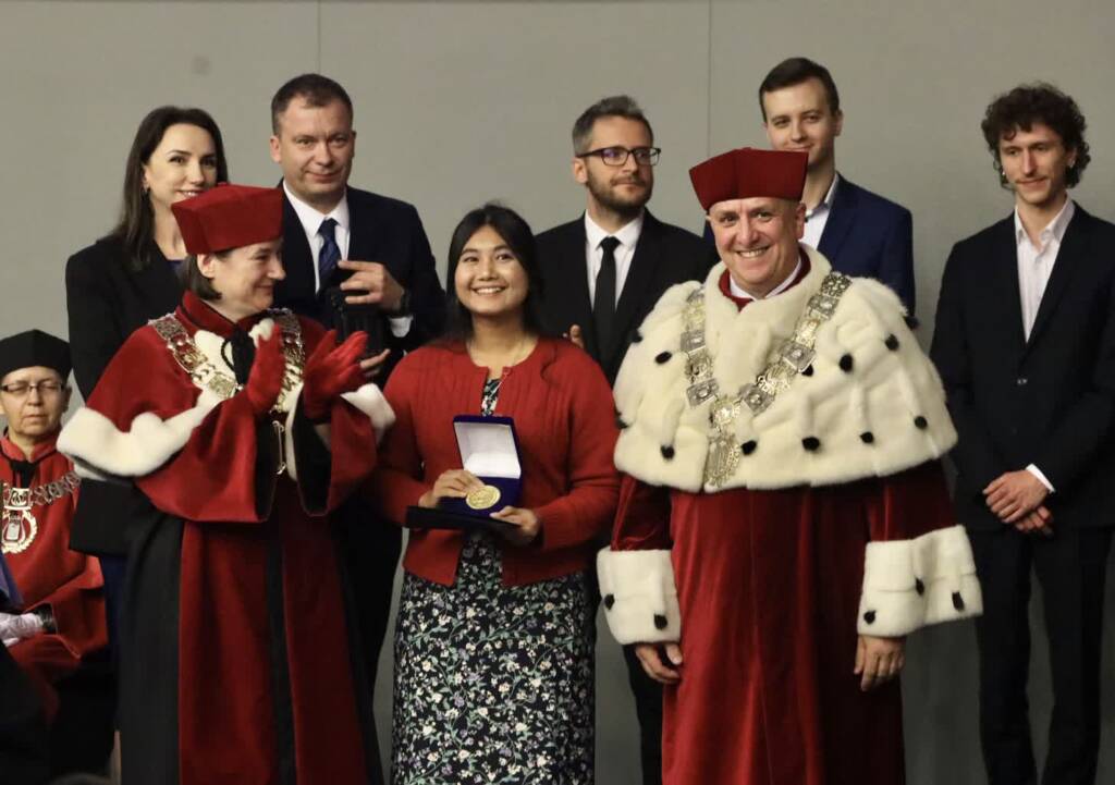 EAttachments9032857f693346fcad2f217d47fa9c93c18304a xl