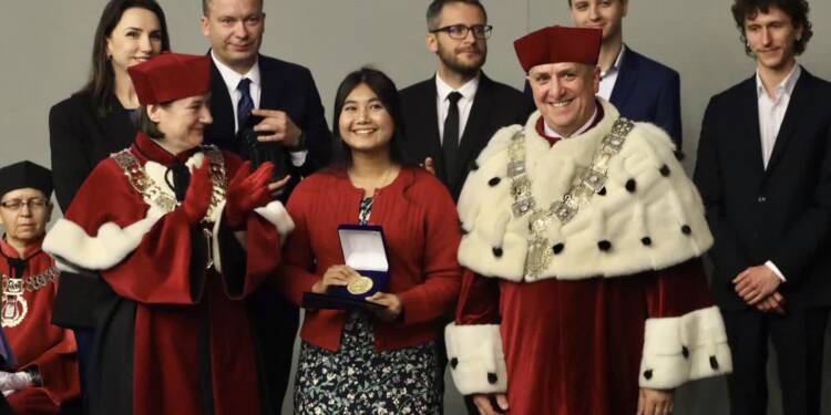 EAttachments9032857f693346fcad2f217d47fa9c93c18304a xl