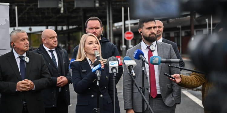 EAttachments9040482a9c8f6d7d6518ce514fc7af7cc076b13 xl