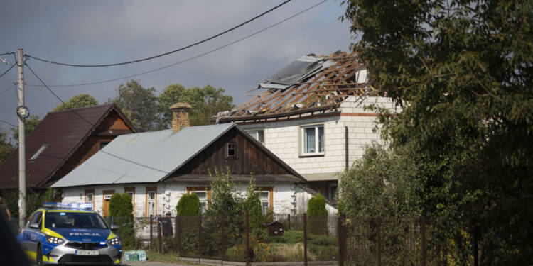 Poszkodowana rodzina z Wyryk otrzyma nowy dom dzięki wsparciu MON 1 EAttachments90415116780b88536defc9c43760172e868a654 xl