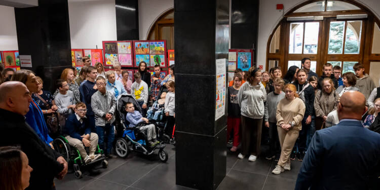 „Aktywni na co dzień". Wernisaż wyjątkowej wystawy w lubelskiej bibliotece 1 EAttachments90420995ed05a164613fb7a97e972d9b1ec5f0e xl