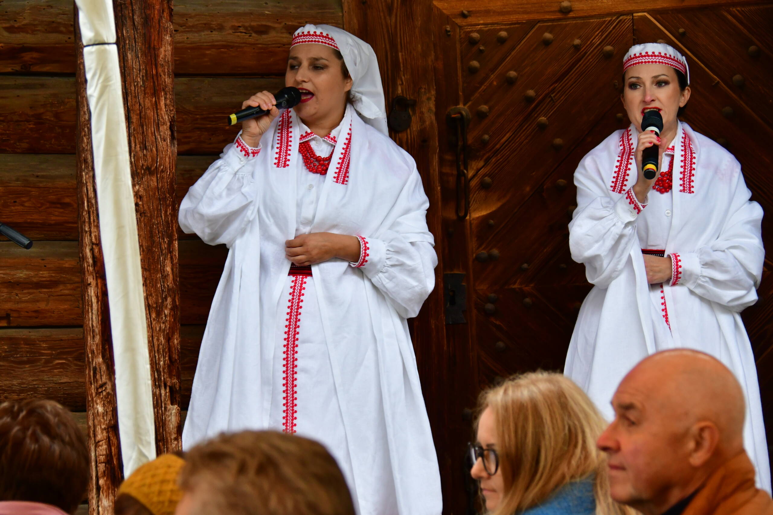 Spotkanie ze sztuką ludową. Odkrywają strój sitarski