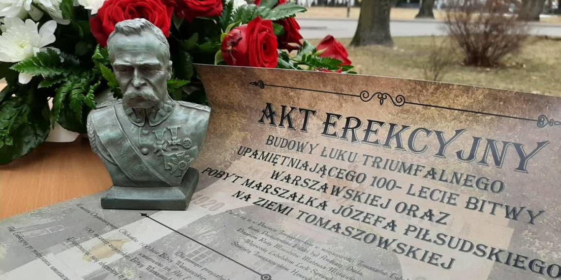 Brak nieprawidłowości przy realizacji łuku triumfalnego. Postępowanie umorzone