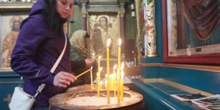 Polscy grekokatolicy zmieniają kalendarz. Co to oznacza w praktyce? 1 2023-04-16T07:33:22:21 , Fot. Piotr Michalski
2023.04.16. LUBLIN . WIELKA NIEDZIELA W CERKIEW GREKOKATOLICKA . ZMARTWYCHWSTANIE PANSKIE .
FOT. PIOTR MICHALSKI