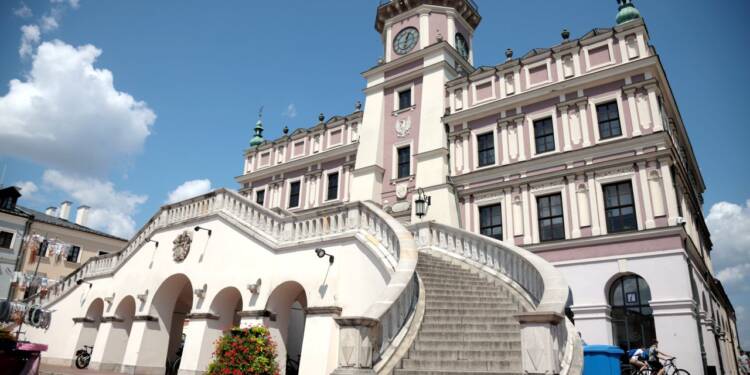 2023-07-15T12:03:24:17 ,  Fot. Piotr Michalski  2023.07.15. ZAMOSC . SPECER ULICAMI ZAMOSCIA . 
FOT. PIOTR MICHALSKI