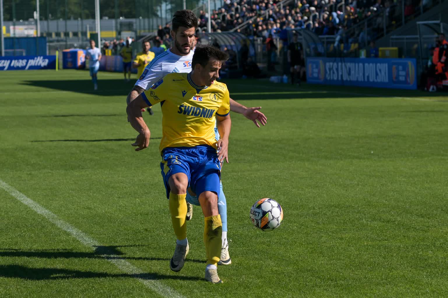 III liga: Avia lepsza od Czarnych, Stal poszła Naprzód