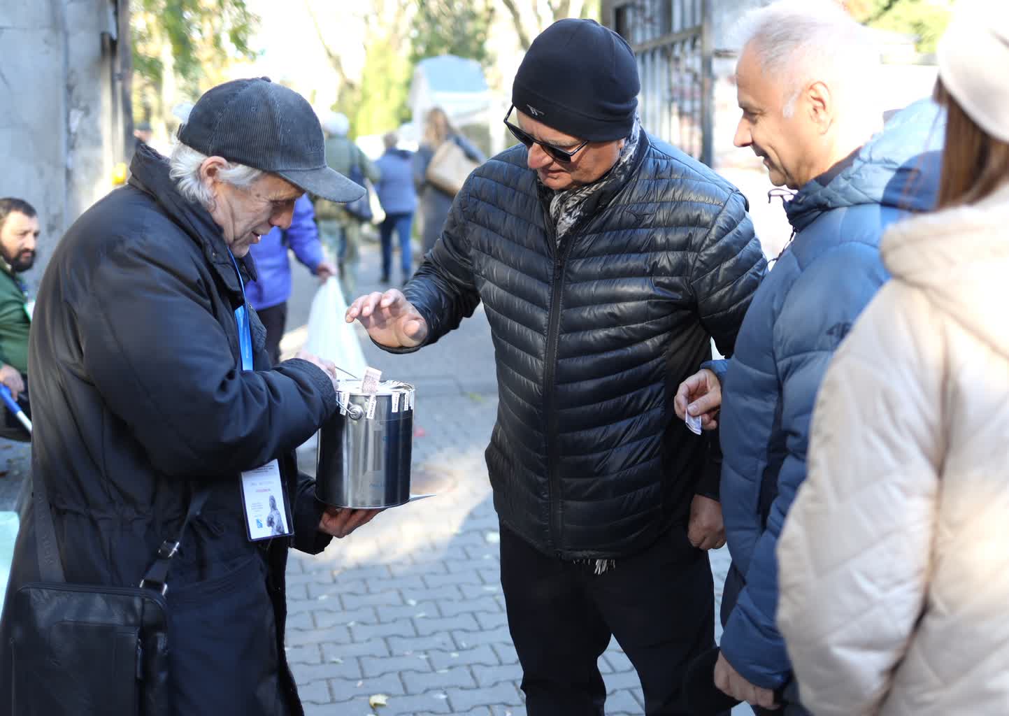 „Jesteśmy troszkę zawiedzeni”. Wstępne wyniki kwesty na ratowanie zabytkowych nagrobków