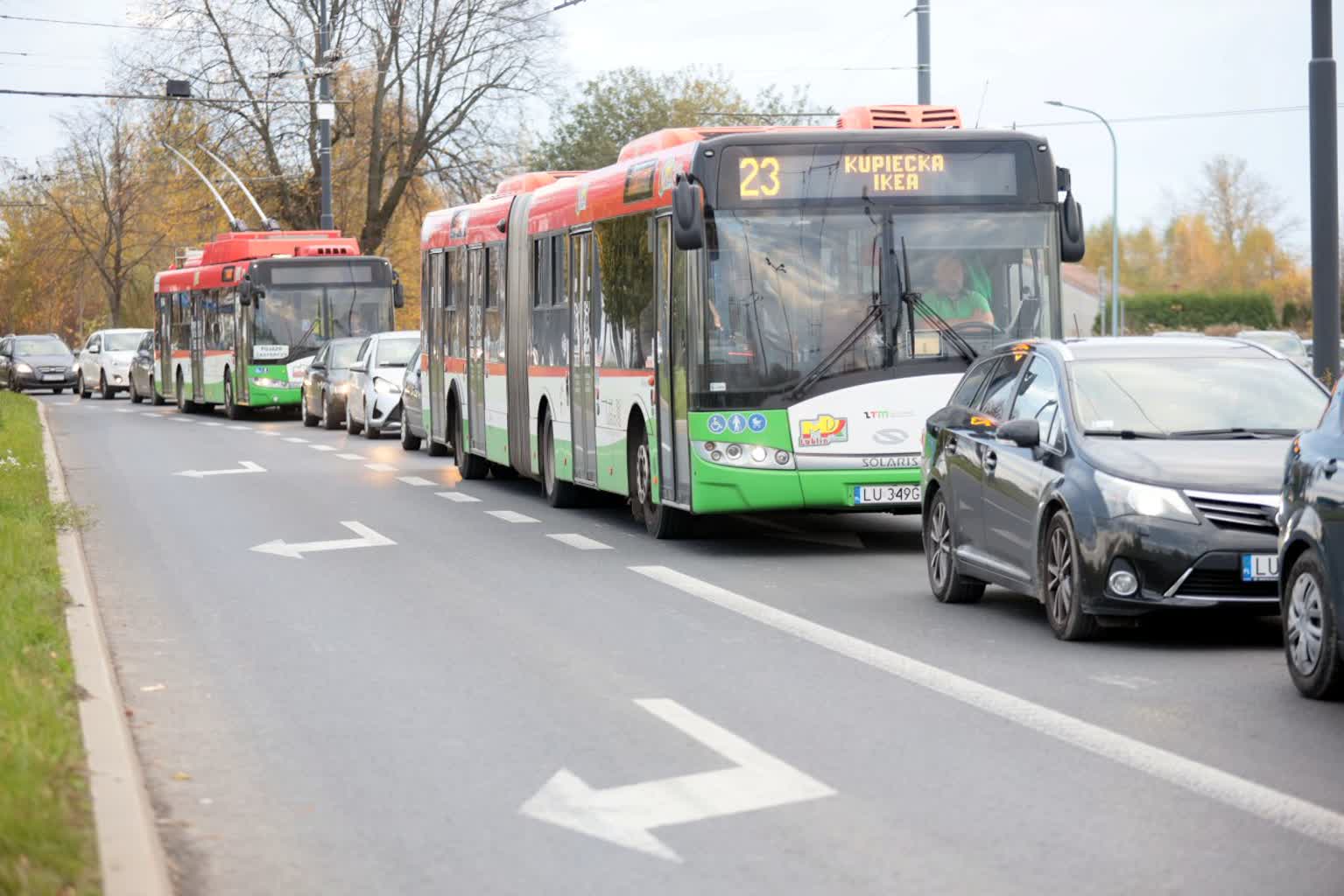 Empatia zamiast agresji. Jak radzić sobie ze świątecznymi korkami?
