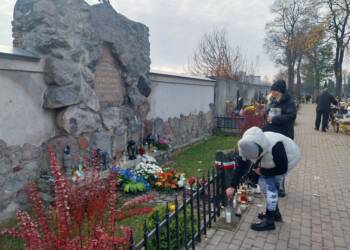 "To nasi bohaterowie". W Białej Podlaskiej pamiętają o poległych żołnierzach 7 EAttachments905088555f2c6e6fb4254083bacb17a41901d6b