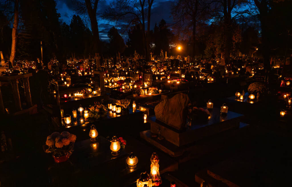 Wieczór na cmentarzu przy ul. Lipowej 1 EAttachments9051054fa327b86b371553a168fec93840ba4fd xl