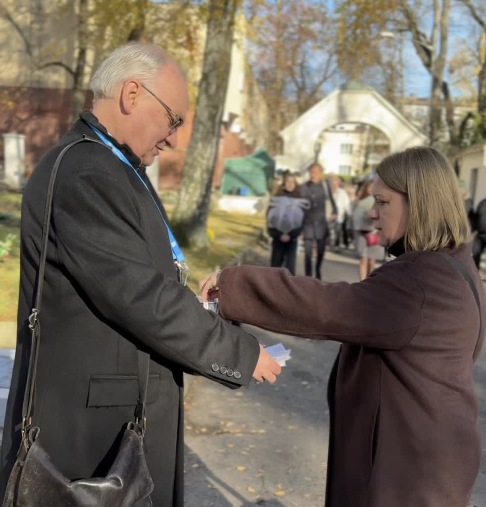 Trzeci dzień kwesty. Zbieramy na renowację zabytkowych nagrobków na ul. Lipowej 2 EAttachments90502715b0f03417ef70db02a0a54e63389e59e_xl.jpg
