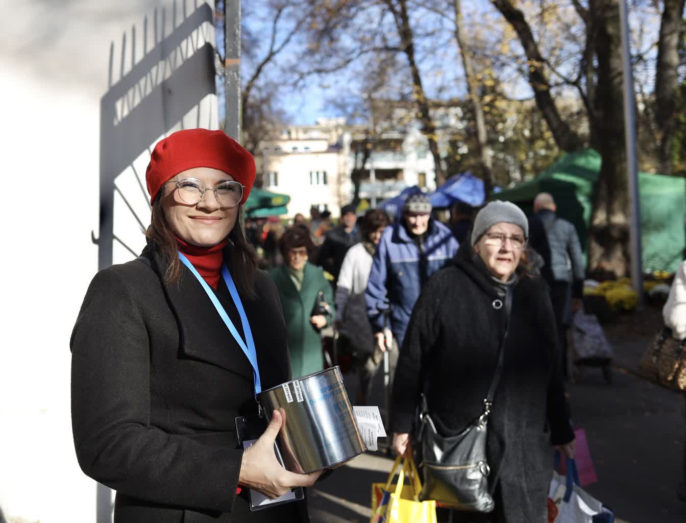 Kwesta na ratowanie zabytkowych nagrobków w cieniu rozczarowania. Mniej niż w poprzednich latach