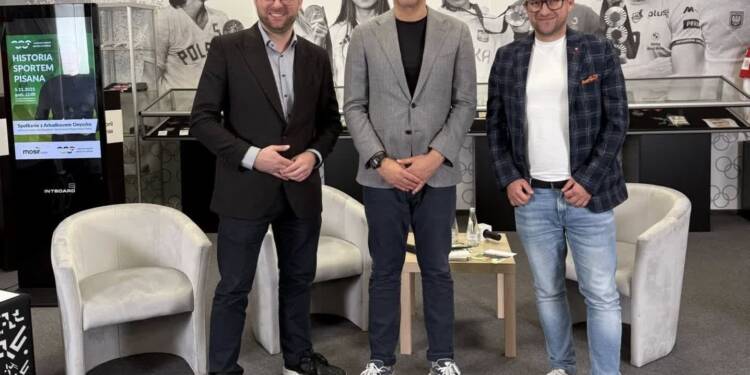 Zajrzeć za kulisy reprezentacji. Spotkanie z lubelską gwiazdą futbolu 1 EAttachments90577198107af6be85f89bb4a8f420fc2906950 xl