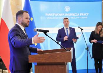 Wyróżnieni za promowanie bezpiecznej pracy. Uroczystość w Urzędzie Wojewódzkim 5 EAttachments9061973bc5dbcc4d9ab33e17377e8a2adf980e1 xl