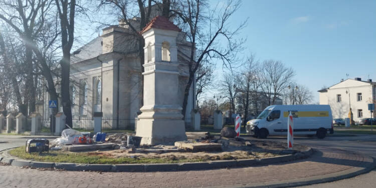 Zabytkowa kapliczka zmieniła lokalizację. Teraz czeka ją renowacja 1 EAttachments9063301c2b69b8f0556237d0e51753dc06ccd09 xl