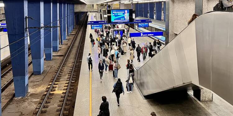 Duże utrudnienia dla pasażerów. Ważny dworzec zamknięty 1 EAttachments90634520059668b5cad992616a3a7f0ffc59ac4 xl