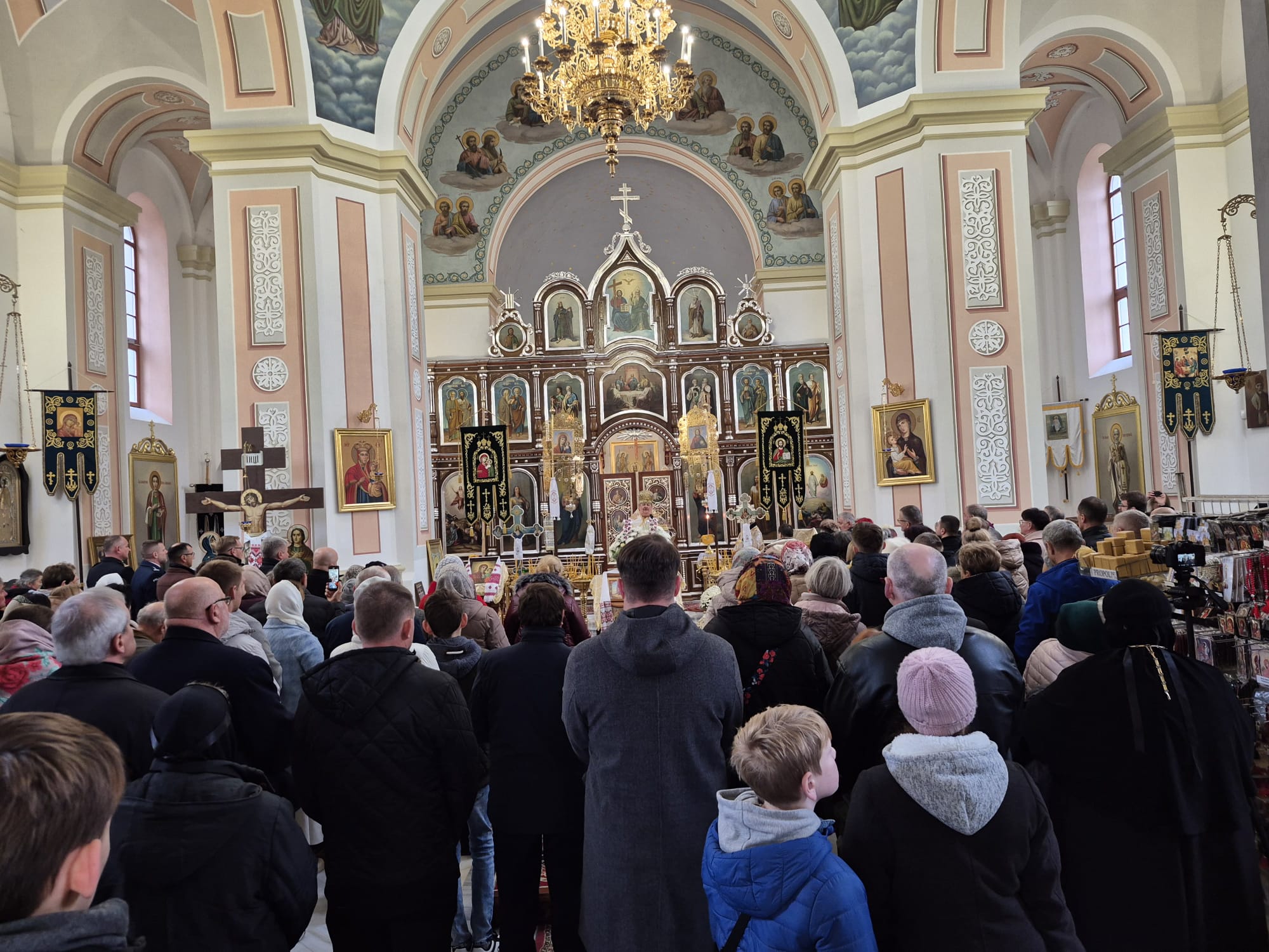 Odzyskała dawny blask. Tomaszowska cerkiew ponownie poświęcona! [ZDJĘCIA]