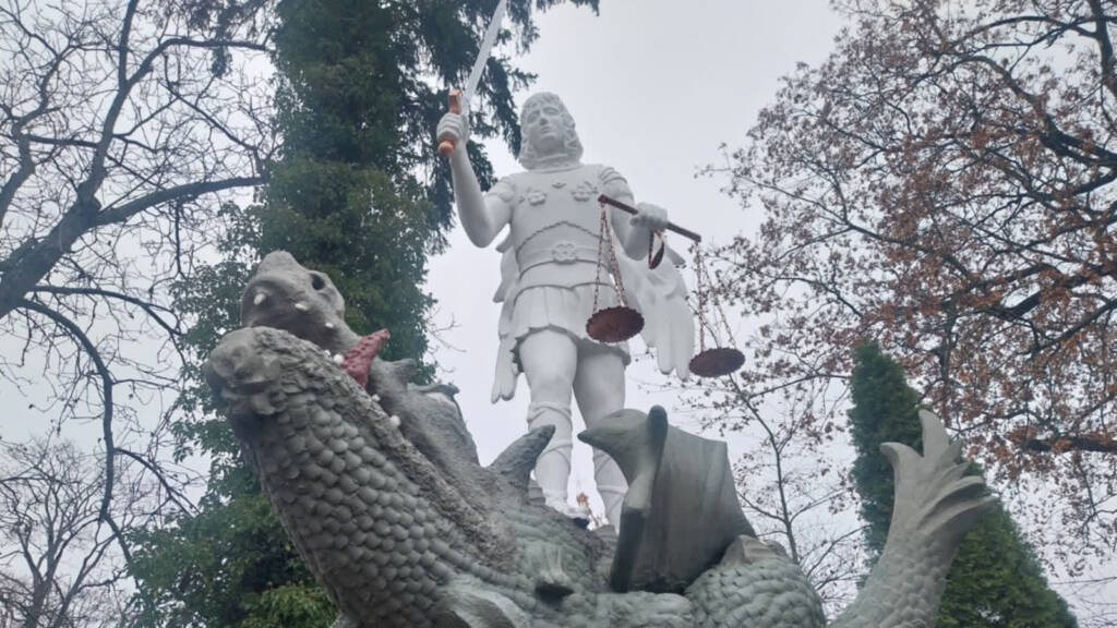 EAttachments9064544de191f142ab83e055ba24e042b0891e0 xl