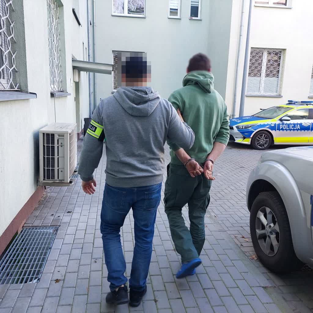 Miał w domu 6 kg marihuany. Grozi mu wieloletnie więzienie [ZDJĘCIA]