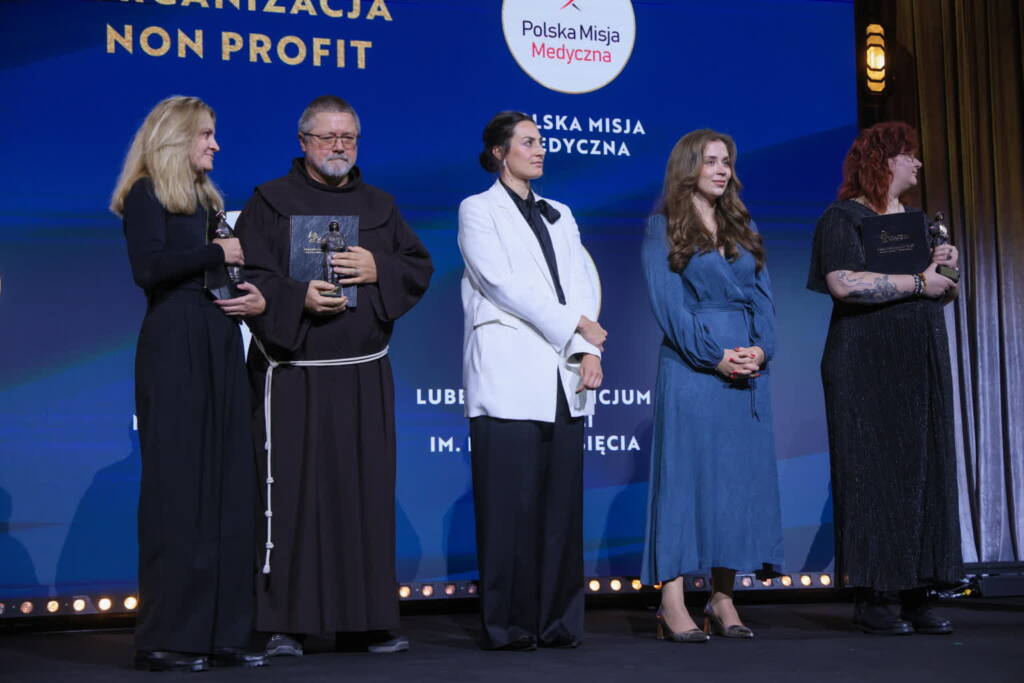 Złota statuetka BohaterON dla Lubelskiego Hospicjum Małego Księcia 1 EAttachments907231098298044fde21f954fe7f0b3af9eda70 xl