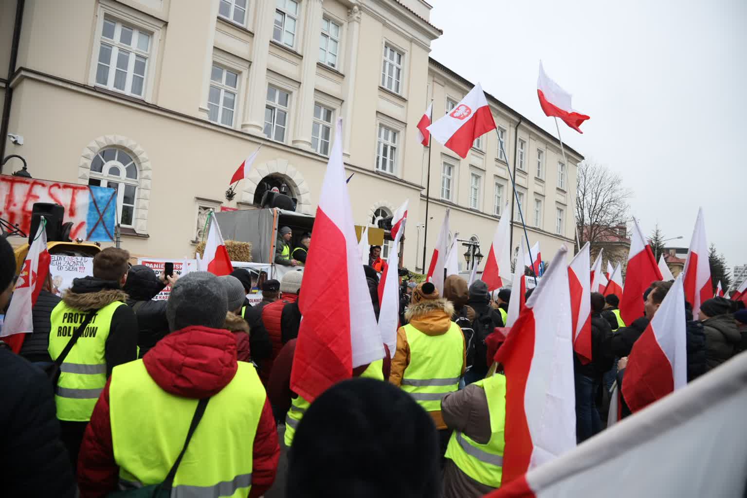 „Ta żywność nie spełnia unijnych norm”. Rolnicy będą protestować w Lublinie