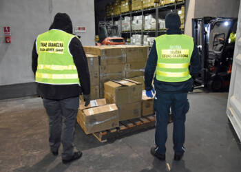 Z Chin przez Białoruś. Przemyt papierosów zatrzymany 8 EAttachments9073960c3420932c5ab113c5dd0c5f609071864