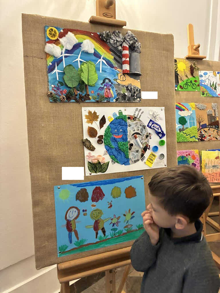 Zamość: laureaci konkursu plastycznego nagrodzeni 2 582096967_3760917657534118_4358358251293366034_n.jpg