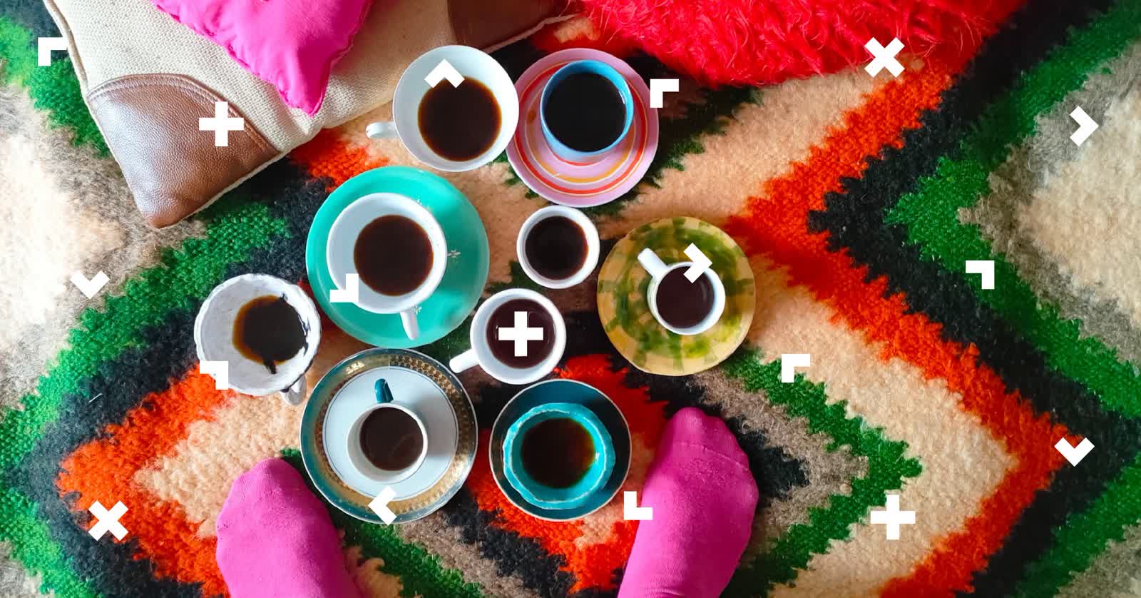 „Moja mama interesuje się kawą i spaniem”. Gra pozorów na wystawie