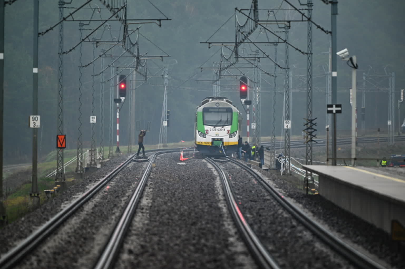 Premier: Eksplozja miała najprawdopodobniej doprowadzić do wysadzenia pociągu na trasie Warszawa-Dęblin