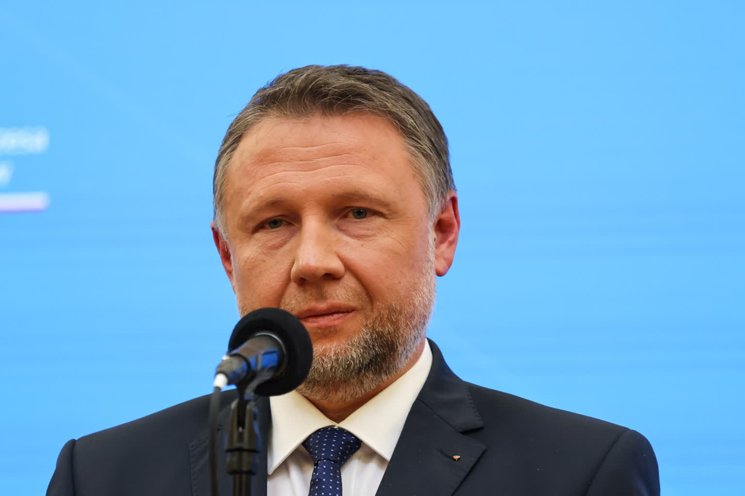 Szef MSWiA: Powstał zespół, który zbada akt dywersji na kolei. Zabezpieczono materiał dowodowy